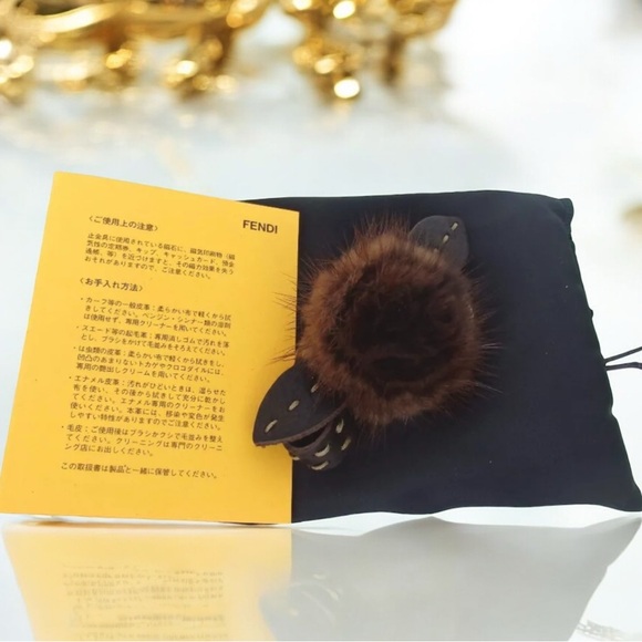 FENDI Selleria Mink Fur/Leather Bracelet 😍🔥❤️